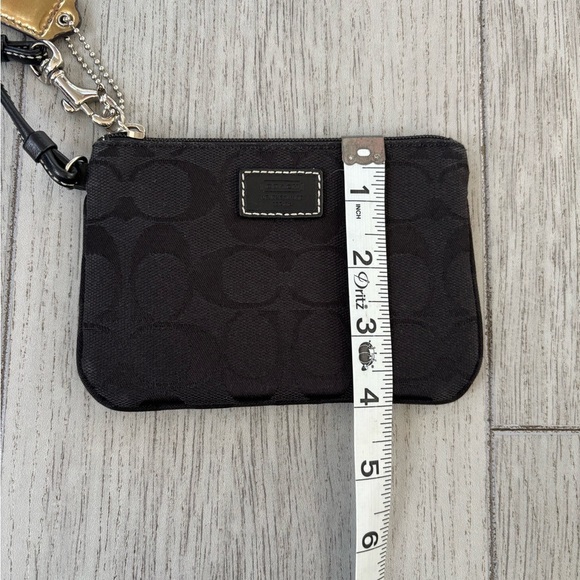 EUC Coach black wristlet w/hangtag - Picture 10 of 10